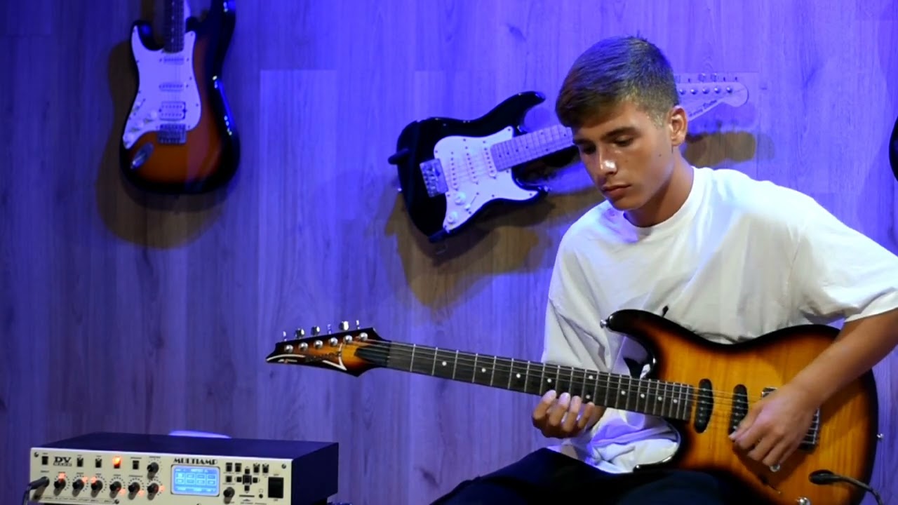 Guthrie Govan Wonderful Slippery Thing cover Davide Carusone