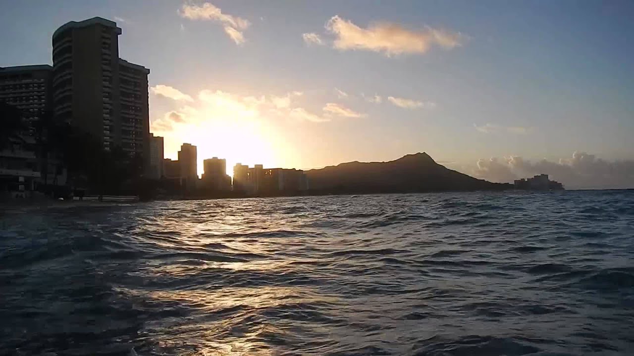 ワイキキビーチで見たサンライズ ハワイスクープ