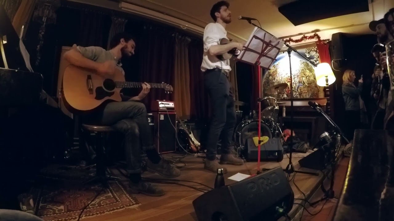 Guarda 'Over The Garden Wall' Tribute performed by Tomins and Iván Muela su YouTube Guarda 'Over The Garden Wall' Tribute performed by Tomins and Iván Muela su YouTube