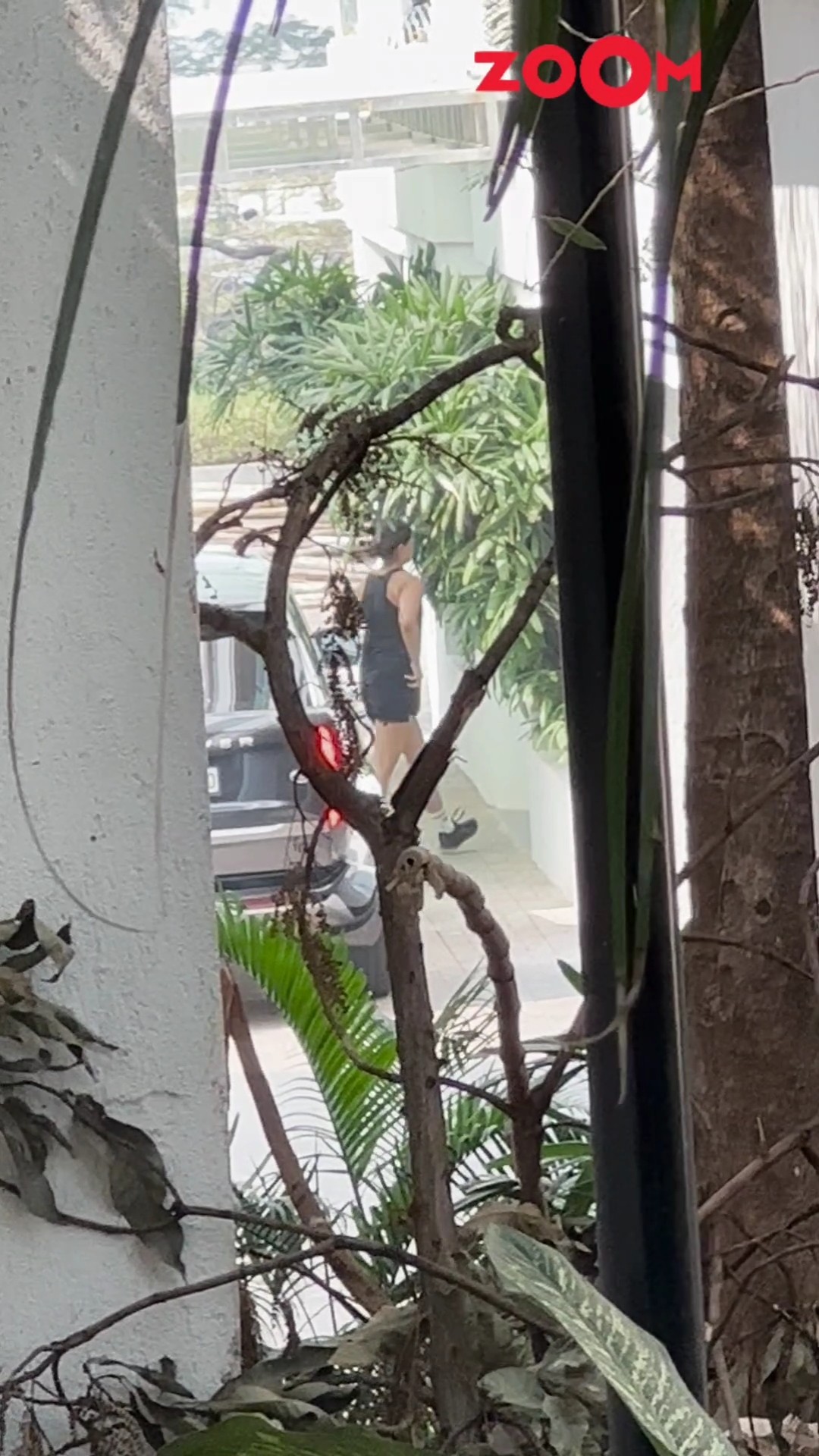 Alia Bhatt spotted in the city; RUSHES inside building #aliabhatt #shorts