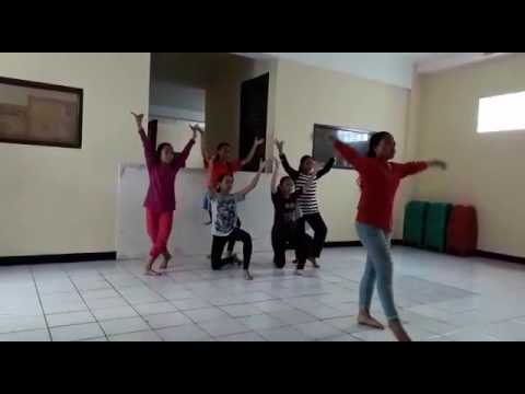 Berlatih Tari n Lagu Sampurasun
