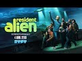 Resident alien  t3  estreno en exclusiva el 4 de abril  syfy bajo demanda en universal
