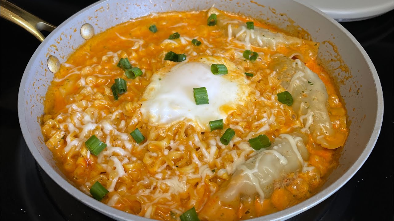 How To Make A Creamy Buldak Carbonara Ramen