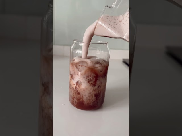 Mocha Creamy Latte ☕️🍫🧊😋 #coffee #asmr #coffeelover #asmrvideo #icedcoffee #mocha #shorts #viral class=