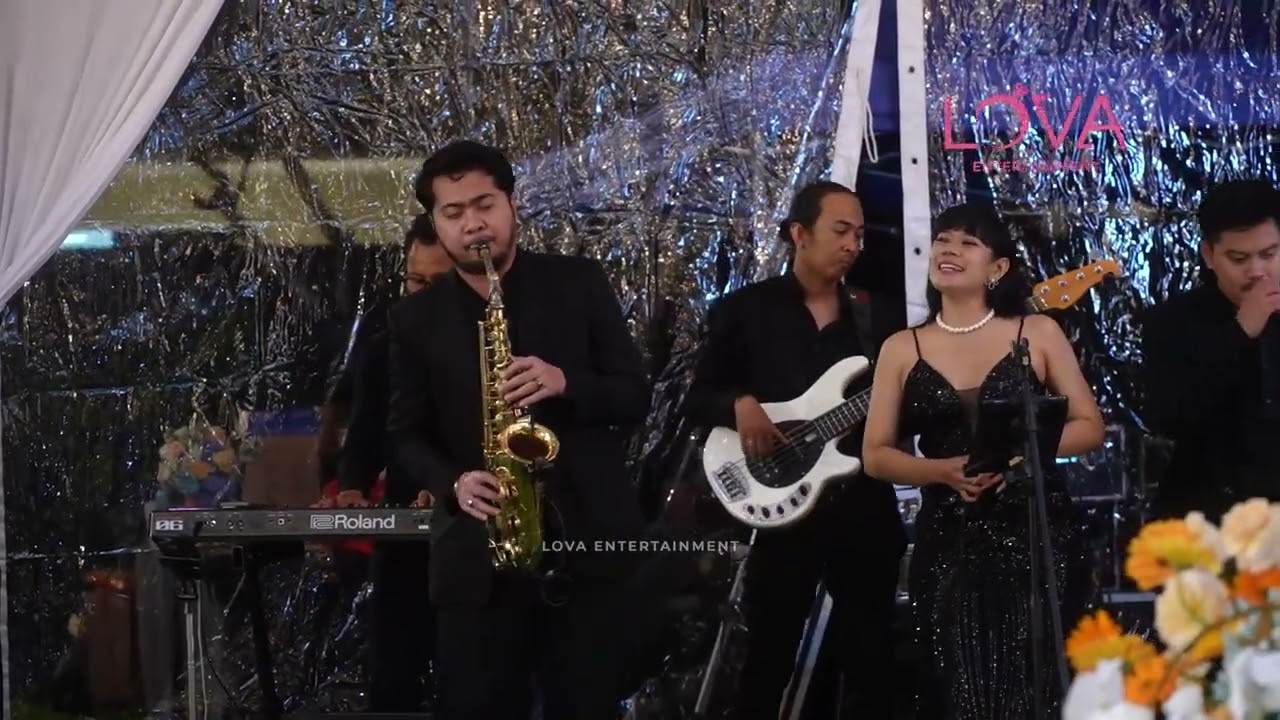 La Vie En Rose - Louis Armstrong Cover by LOVA Entertainment Bali