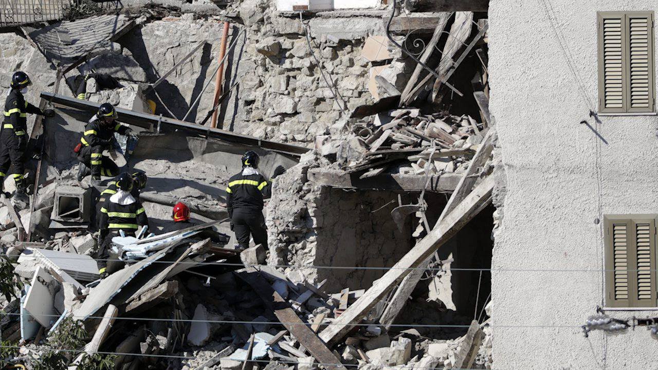 Stephane Dion says Canada stands with Italy after earthquake