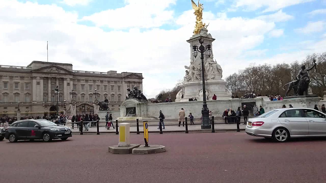 Buckingham Palace, The Mall, London, UK, 8 April 2016 YouTube