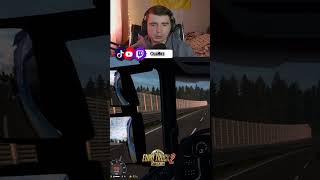 І показав 😹