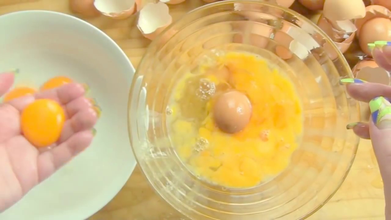 Separating Egg Yolks from Whites - YouTube
