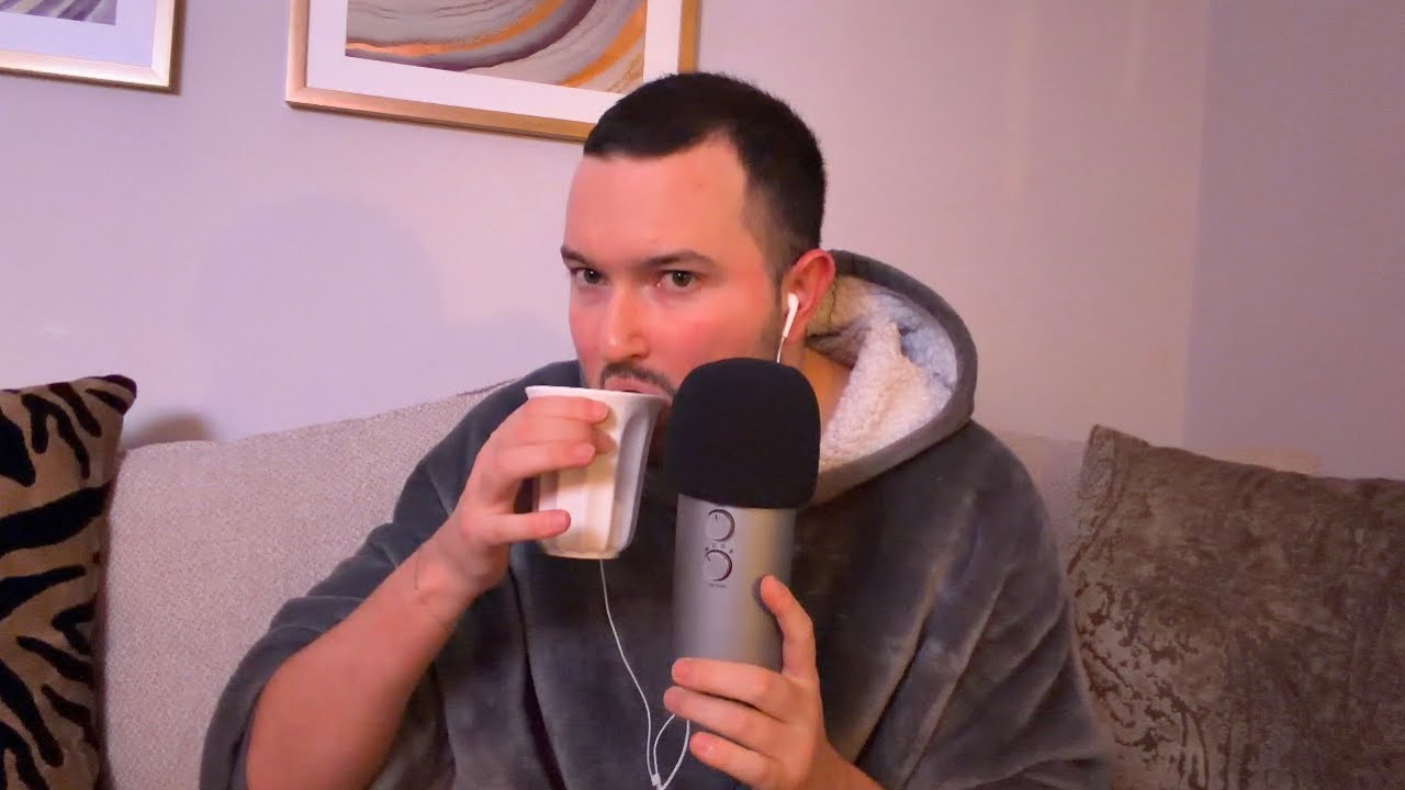 ASMR Рождественская история шепотом с горячим шоколадом у потрескивающего камина