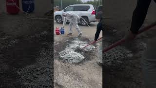Ямочный ремонт с помощью крошки и 2-х компонентной полиуретановой клей-пены Penoglas Kit 400 road.