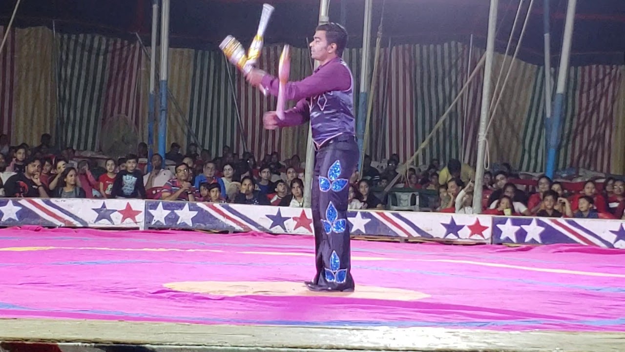 Bombay Circus Stunt  Pune Dec - 2018 Juggling bowling pins