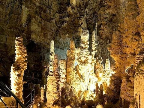 Video: Абруццодогу Grotte di Stiffe Caverns-ке баруу, Италия