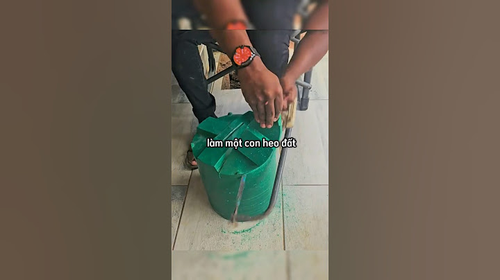 Anh chàng mở con heo đất đặc biệt của mình sau 4 năm tiết kiệm 🥹