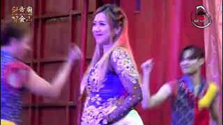 Te Bie Di Ai Gei Te Bie De Ni 却被你抓得更紧 - Su Cia Ling