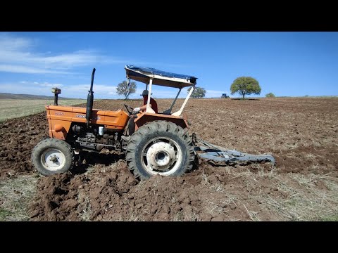 NEWHOLLAND70-56 VE FIAT 640 ÇİFTTE (640 asiliyor 3-12 pullukla)