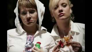 Video-Miniaturansicht von „Zmelkoow in Eva in Aleksandra - Zavese plešejo“