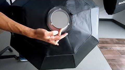 SHAPESHIFT SQT: Attaching Bowens mount softboxes to strobes