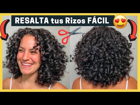 Cómo cortar el pelo rizado en casa: trucos y consejos para hacerlo tú misma  ✓