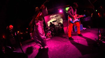 Man Or Astroman "Maximum Radiation Level" 10/15/11 Athens Popfest - 40 Watt Club