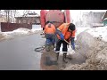 На дорогах Костромы активно чистят ливневки