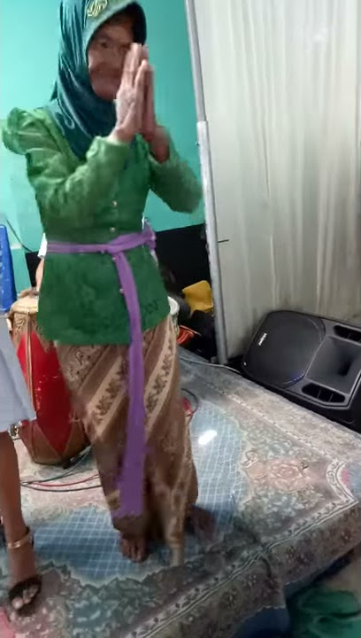 VIRAL!  NENEK KOPROL DI PESTA PERKAWINAN CUCUNYA