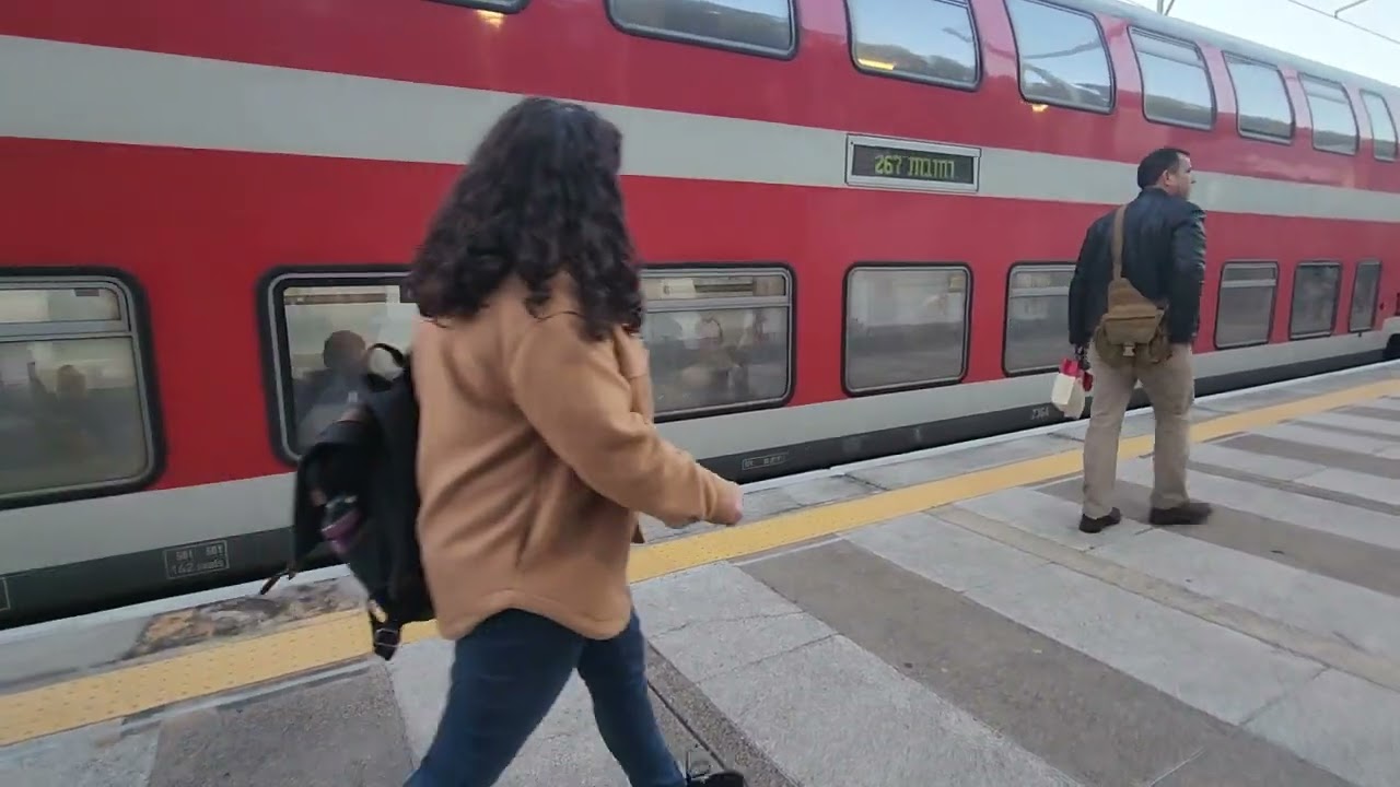 רכבות נכנסות ויוצאות וחולפות ומאחרות ברציפים בתחנות חדרה מערב בית יהושע יום שני 25.3.24 חלק ו ואחרון