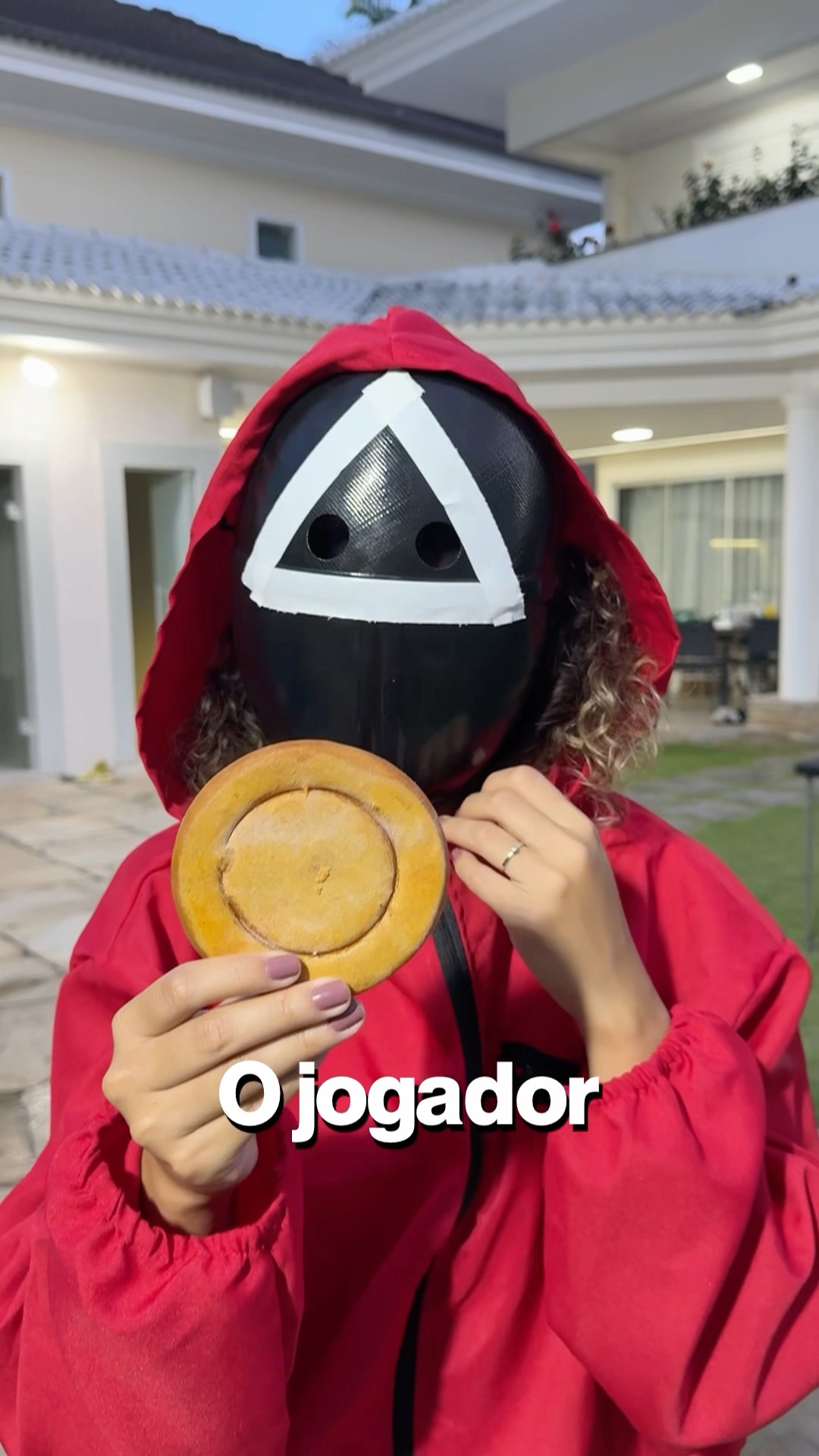 QUEM NÃO DESTACAR O BISCOITO, CAI NA PISCINA! #shorts