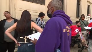 Protesters, lawmakers react to Virginia Supreme Court striking down redistricting referendum