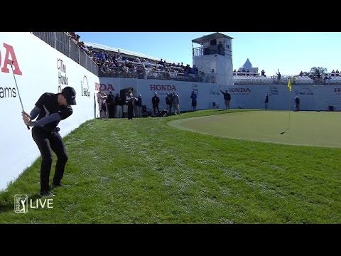 Rory McIlroy jams it in from off the green at The Honda Classic