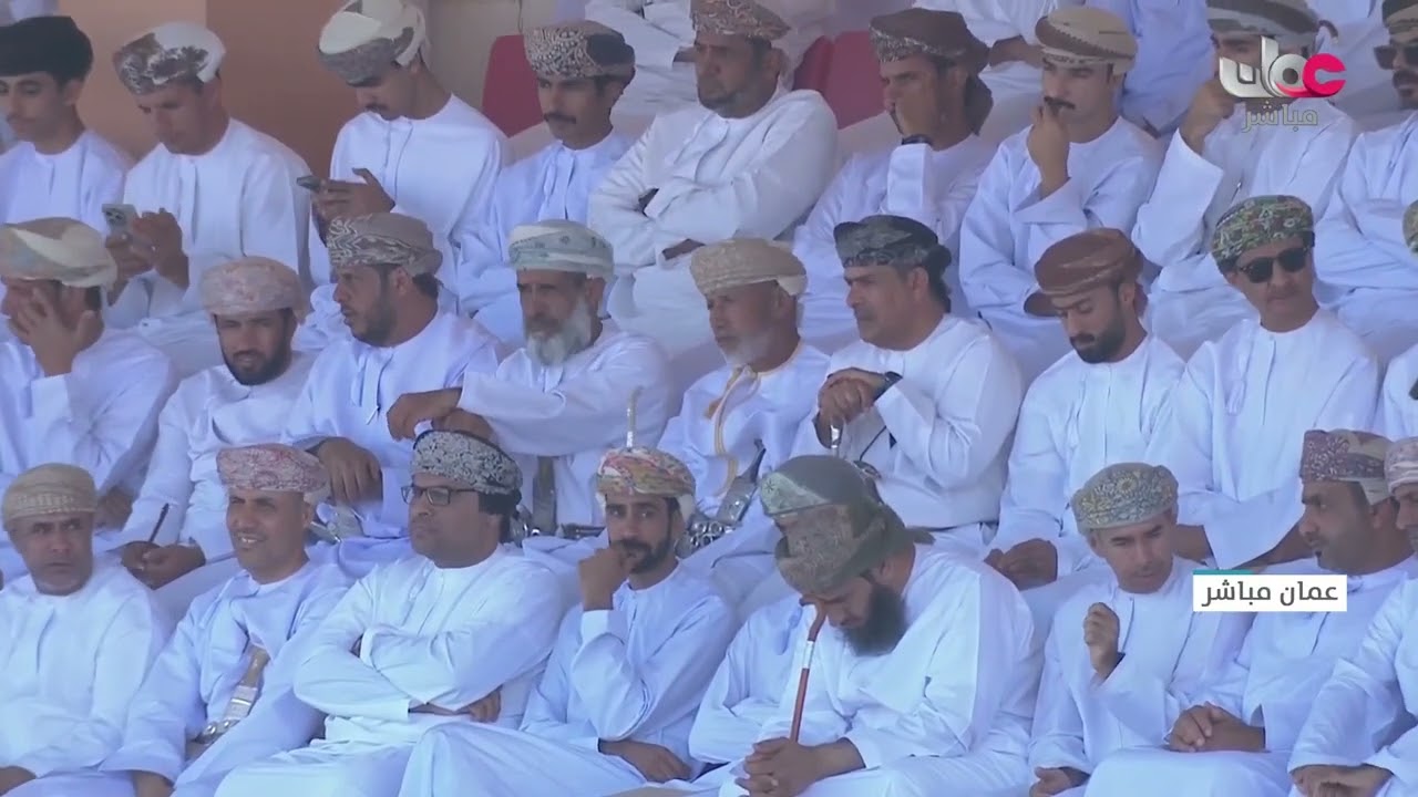 تسجيل | حفل تخريج دفعة جديدة من الضباط المرشحين بالجيش السلطاني العماني .