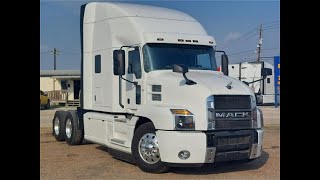 2020 MACK ANTHEM  - Sleeper Truck