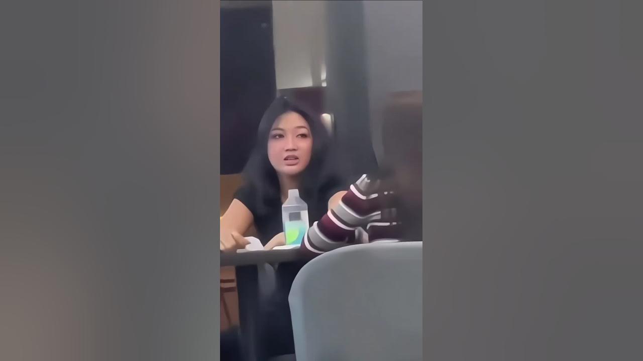 Erika putri vs Berliana lovelli Erika putri vs Berliana lovelli