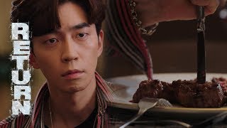 Shin Sung Rok Practiced Cutting Meat With His Left Hand [Return Ep 25]