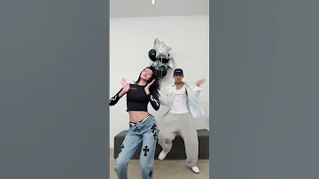 تيك توك لاليسا مع مينقيو من سفنتين على اغنية Rockstar كيوت Lisa بلينكز اترك لكم التعليق 