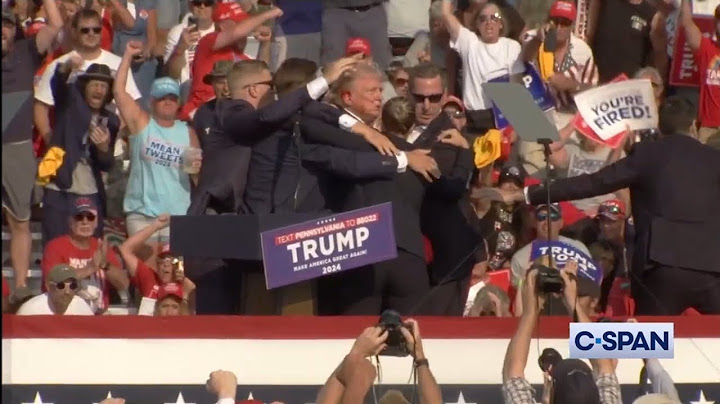 ATTENTATO A DONALD TRUMP, SPARI DURANTE UN COMIZIO IN PENNSYLVANIA: SANGUE DALL' ORECCHIO🚨