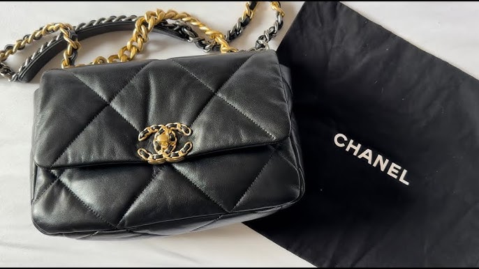 CHANEL 19 BAG REVIEW II First Impression II What's in my bag? II Do I  Recommend? 