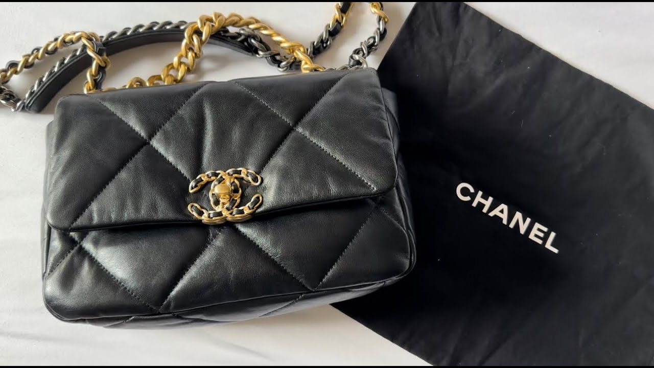 First Impression: CHANEL 19 