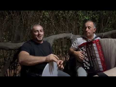 Даргинская песня под гармошку Живняк Сапар Алиев радует всех своим исполнением