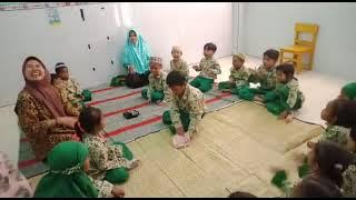 Download lagu lomba melipat sapu tangan TK Taman Belajar