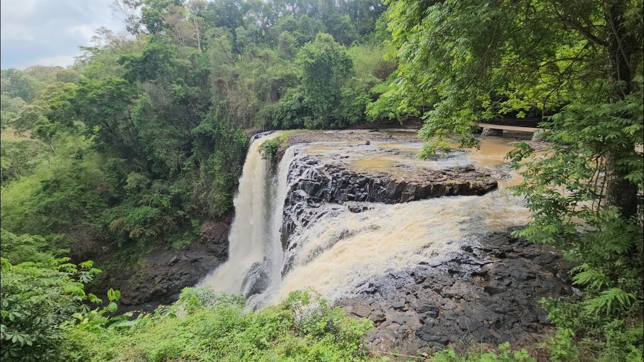 Beautiful Waterfall and Shops Known as bousra Cambodia Mondulkiri tours