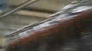 ３層式ハンガーラック保管とトロリー搬送コンベアの映像　Vol.3