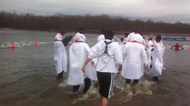 2014 Polar Plunge at Scales Lake