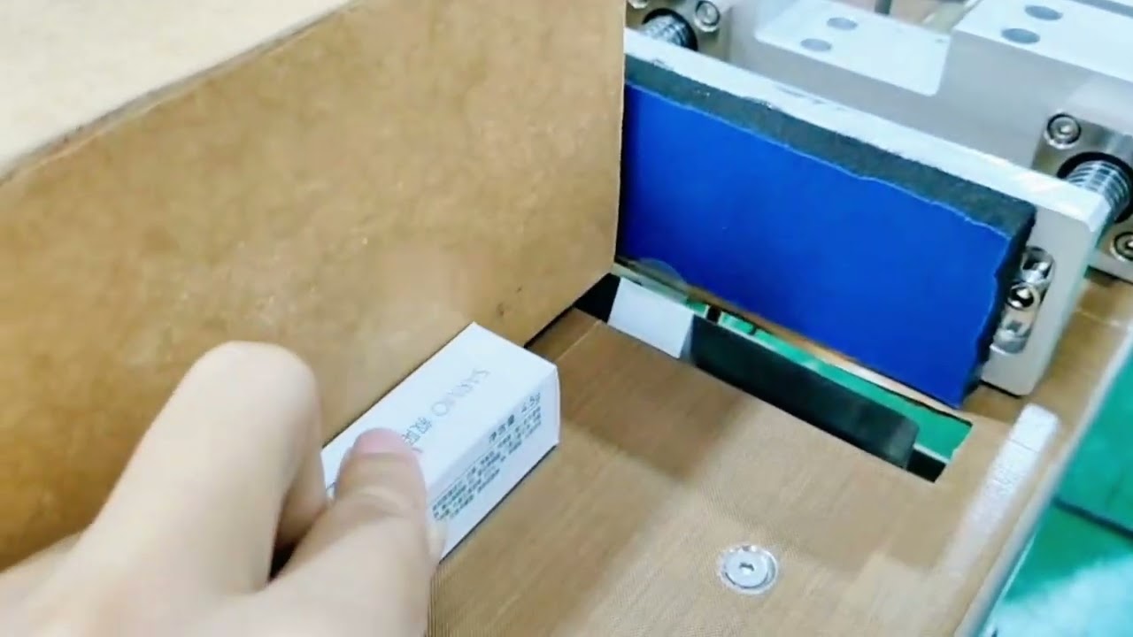 Small Box Seal corner labeling machine