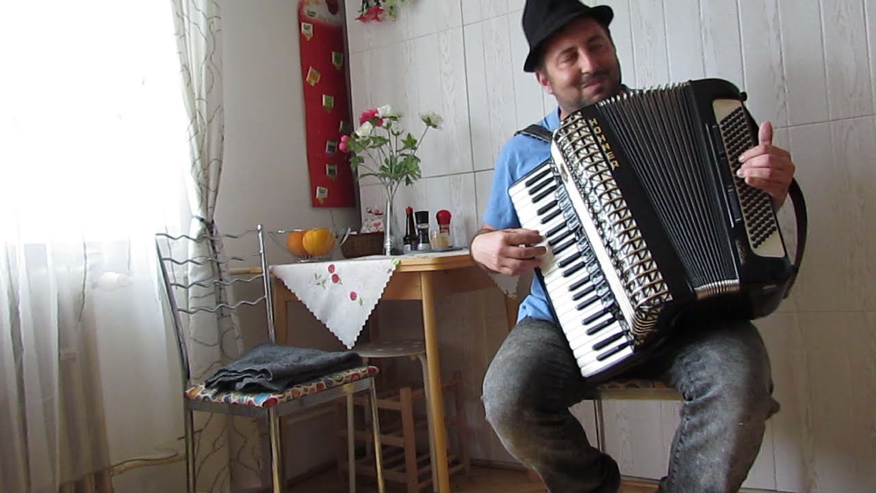 Milan Perný, Neďaleko lesa u vody (erotika vol. 3)  KD