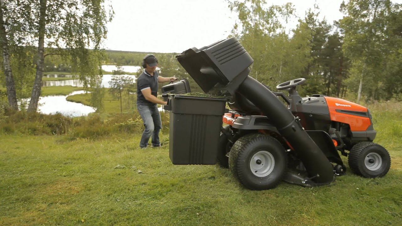 Husqvarna LTH-traktor med uppsamlare - YouTube