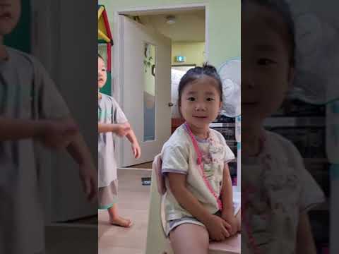 뿜뿜댄스중인 아이들