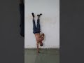 one hand standing with wall support | practice balancing your body on hands | calisthenics 💪💪...