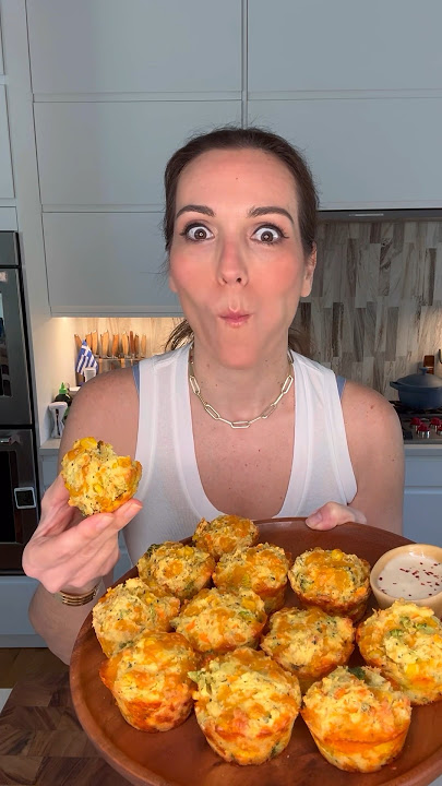 I lose weight eating these Easy Veggie Cheese Muffins #shorts