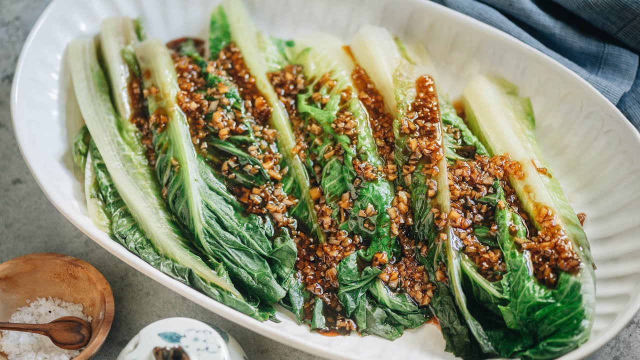 Cantonese Lettuce with Oyster Sauce (蚝油生菜) Recipe | Omnivore